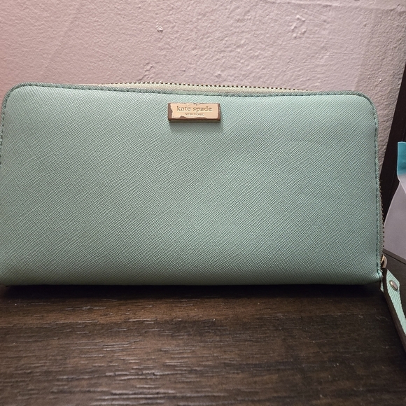 Kate Spade Zip Wallet  Mint Blue - Picture 1 of 10